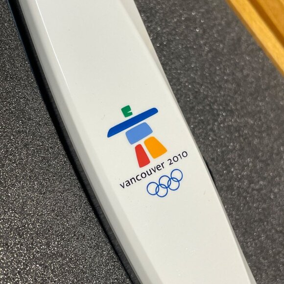Olympic Torch Replica Birks Limited Edition Vancouver 2010 - Picture 3 of 11